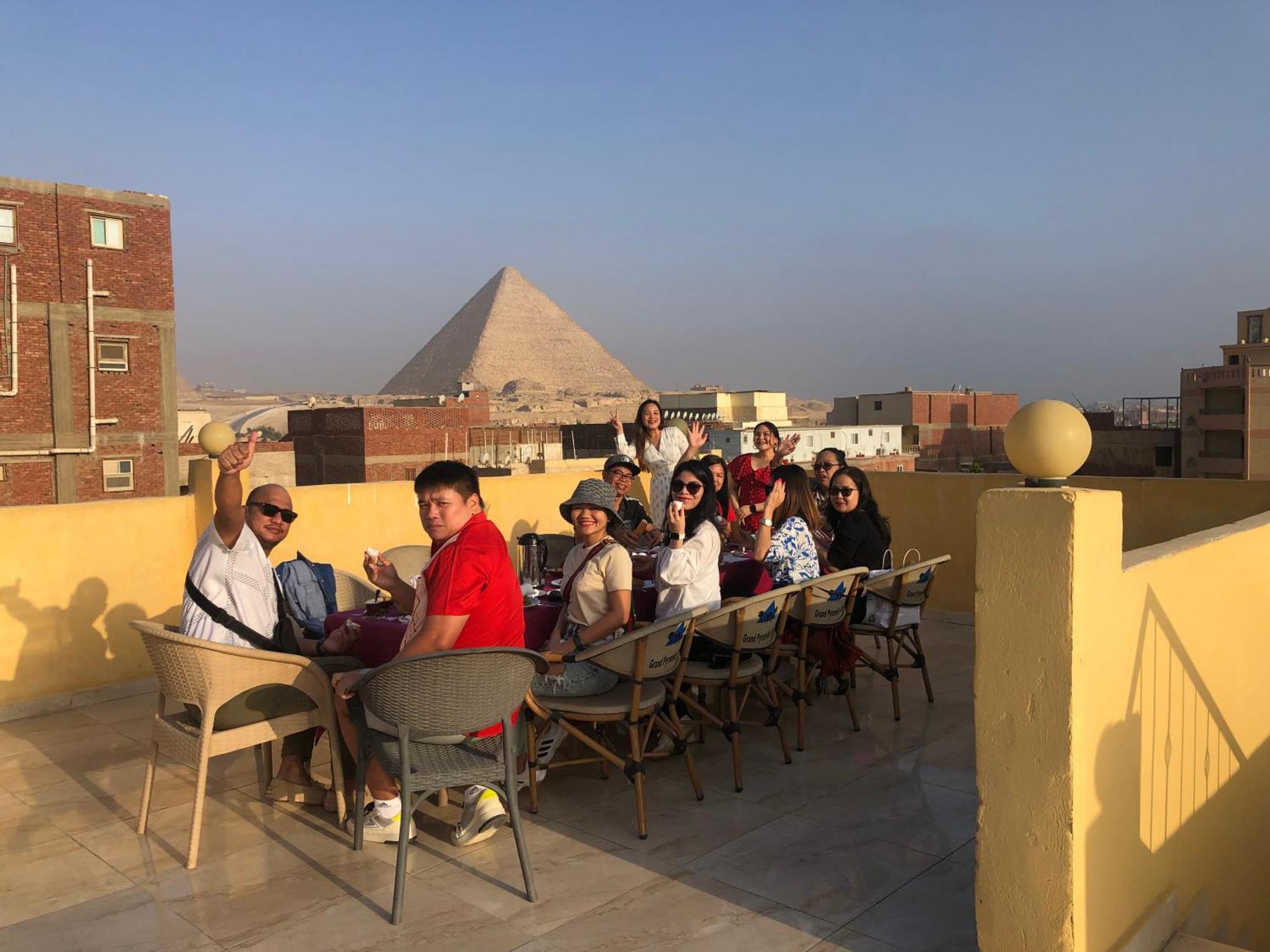 Grand Pyramid View Hotel Kafret el-Gabal Екстериор снимка